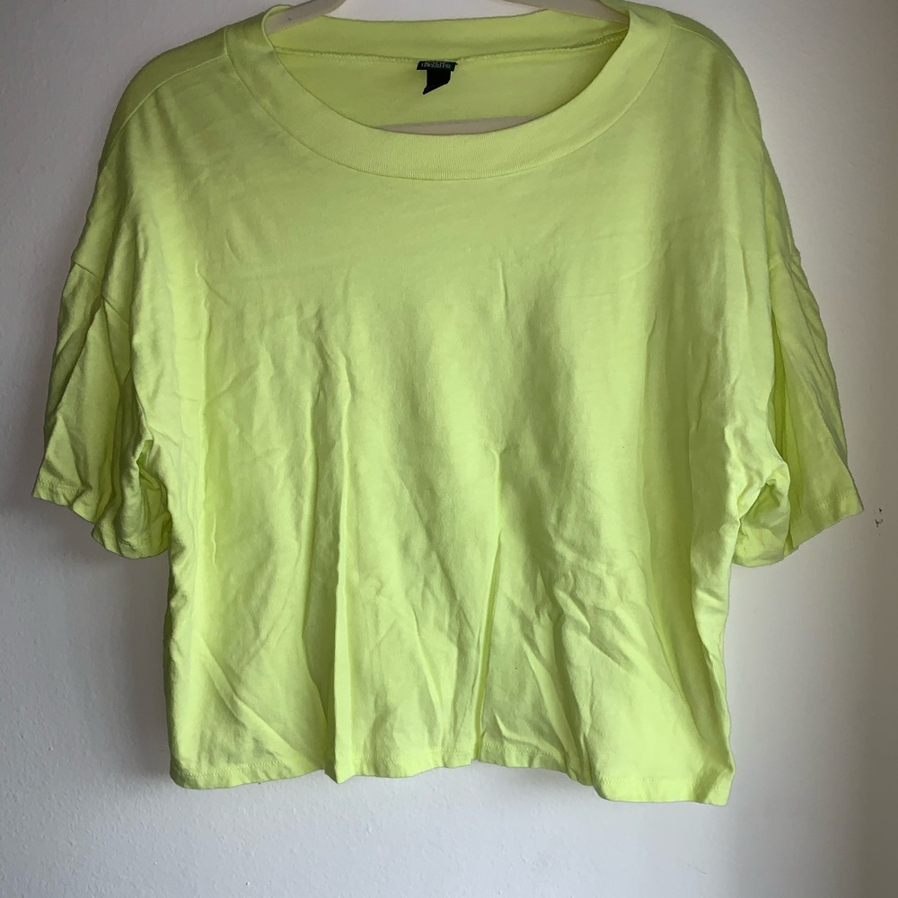 Women’s short sleeve Boxy Crop Top